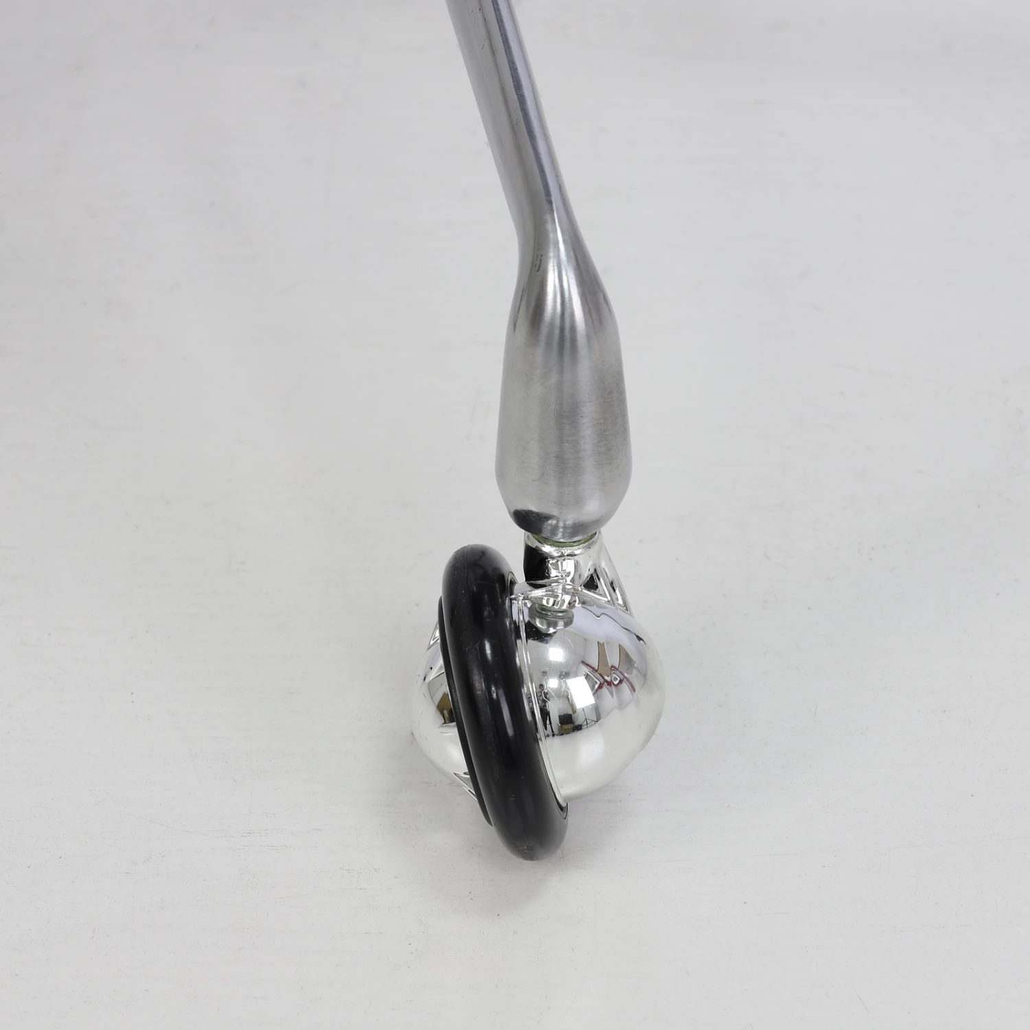 Groomer's Modern Groomer Stool With Square Cushion (Grey) 5 Groomer's Modern Groomer Stool With Square Cushion (Grey) - Image 3