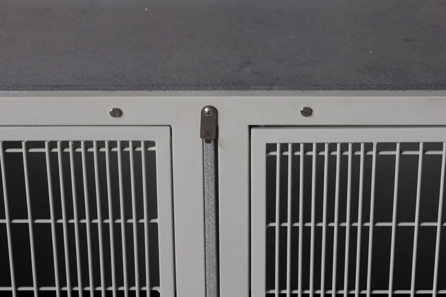 Aeolus KA505T Powder Coated Galvalume Modular Cage - Large 7 Aeolus KA505T Powder Coated Galvalume Modular Cage - Large - Image 5