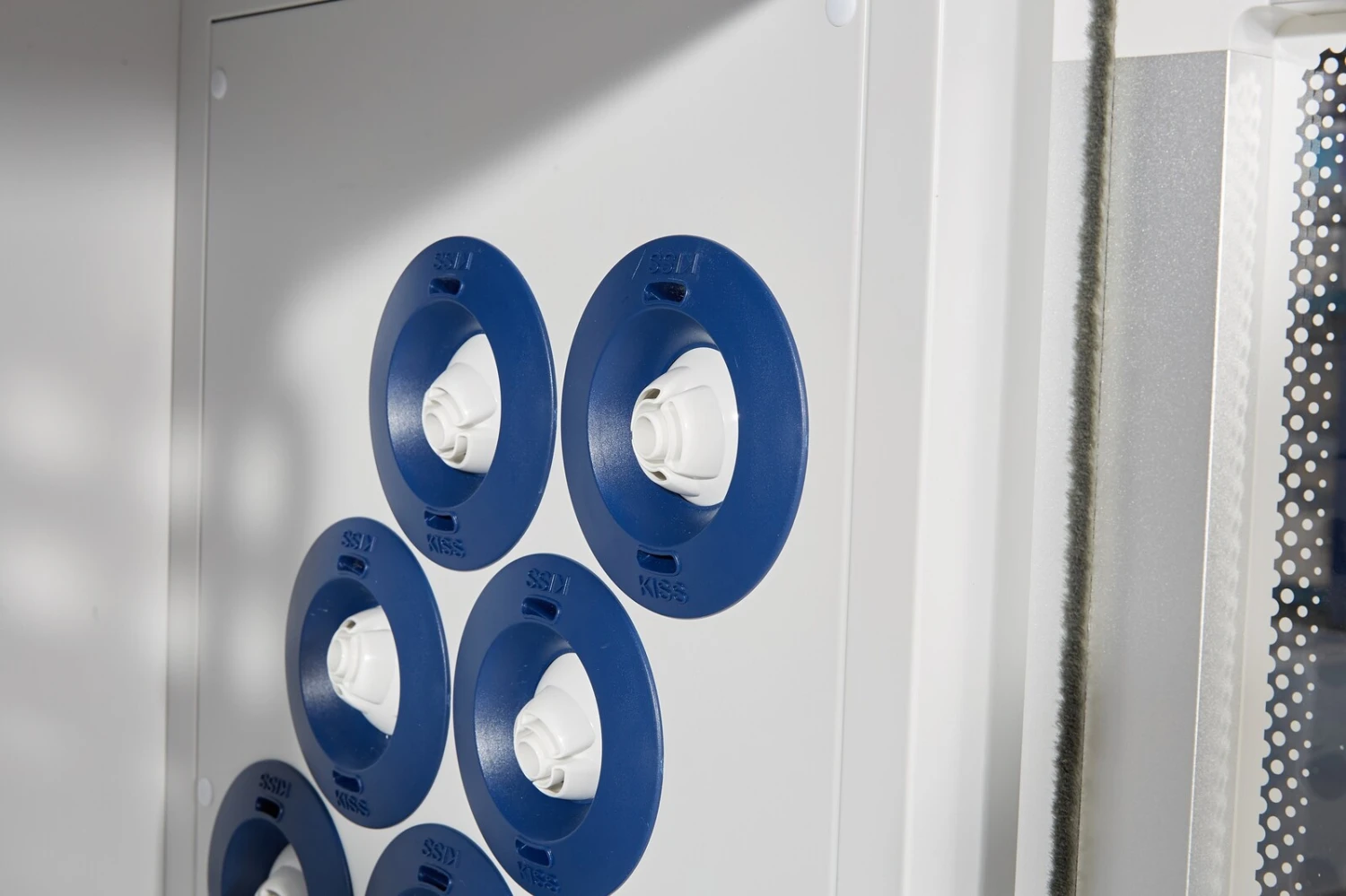 KissGrooming Pet Drying Cabinet 907TW Large 4 KissGrooming Pet Drying Cabinet 907TW Large - Image 2